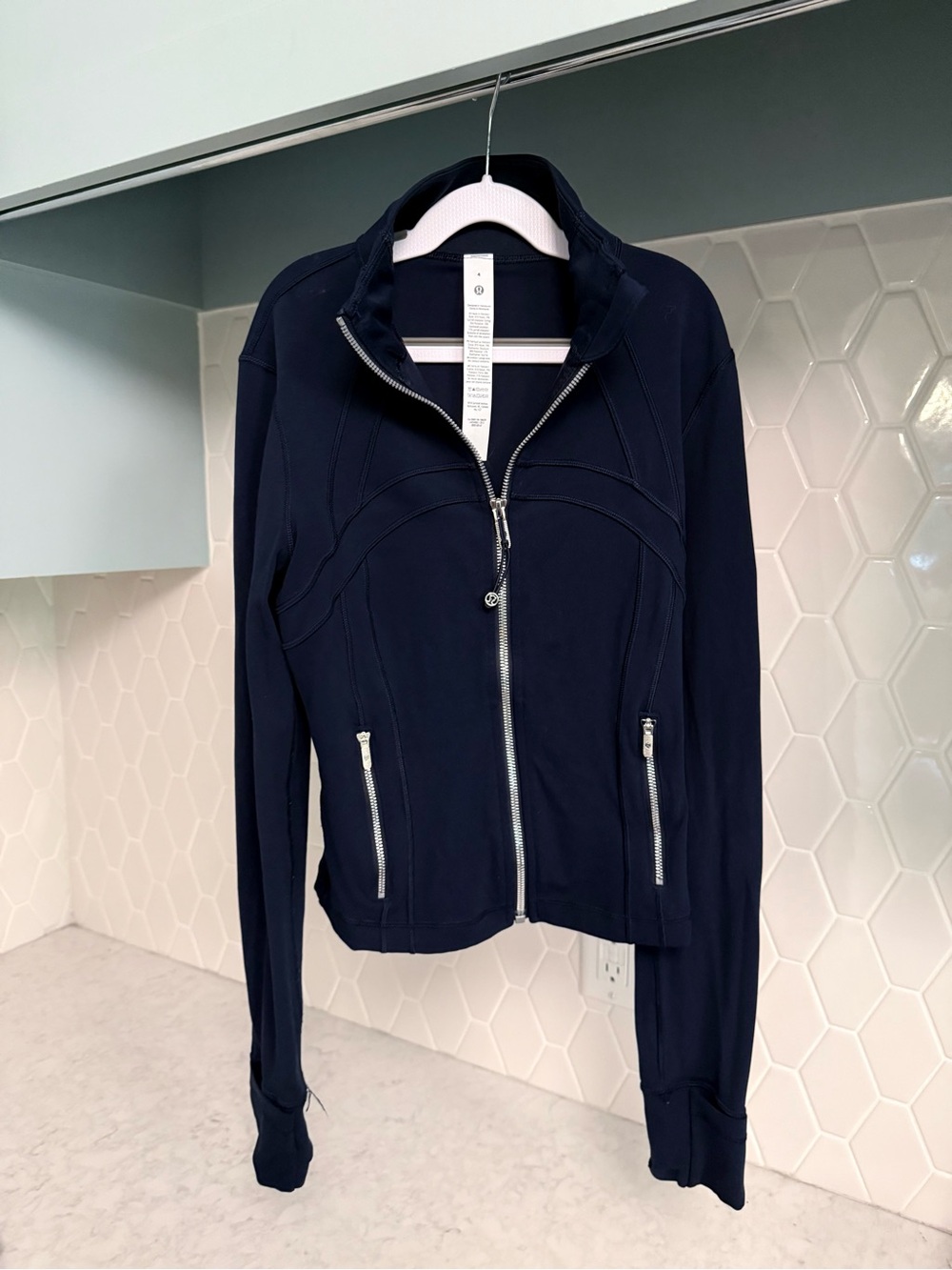 Lululemon Define Cropped Jacket - Picture 2 of 6